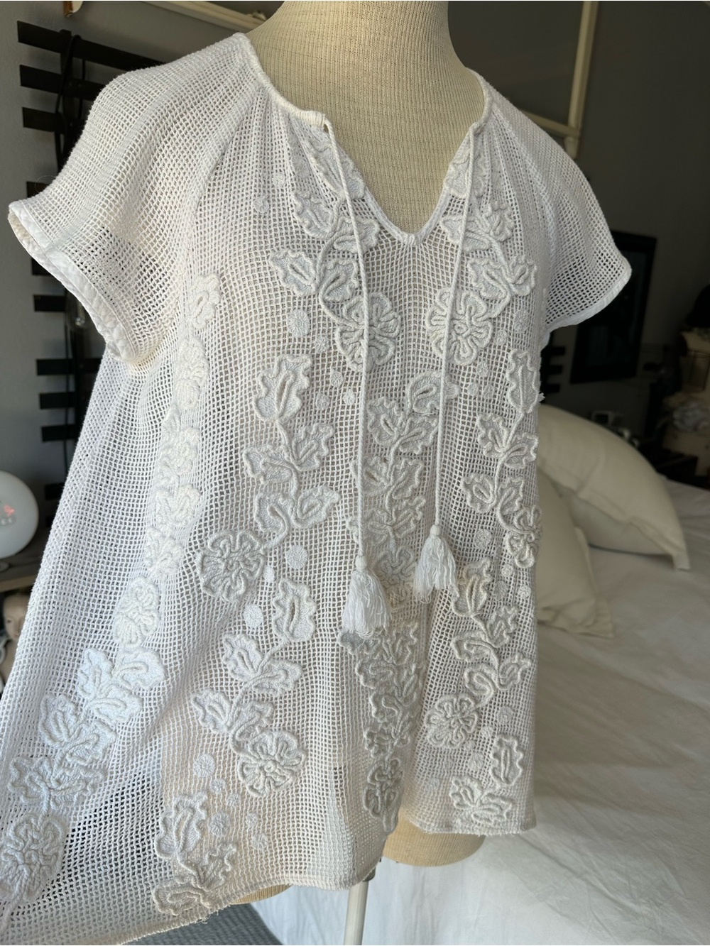 Anthropologie Akemi + Kin Embroidered Crochet Top with Tassel Tie, size medium - Picture 3 of 14